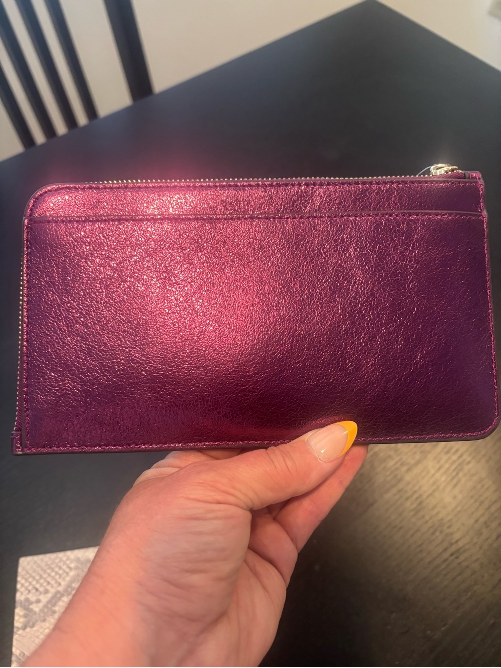 kate spade metallic fuchsia zip-around wallet with gold logo - Picture 2 of 8